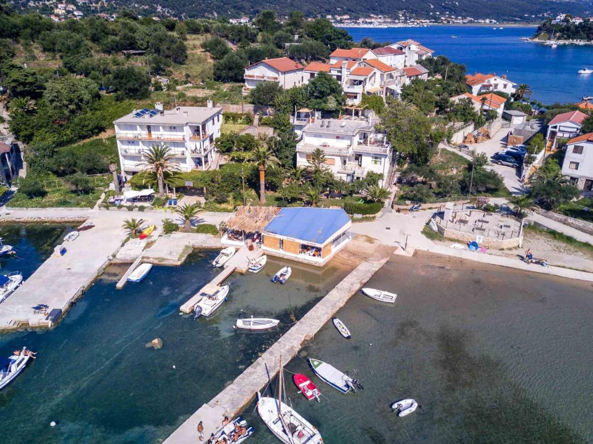 Beach Suite Nina Supetarska Draga Bagian luar foto