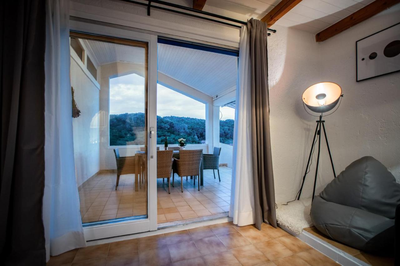 Beach Suite Nina Supetarska Draga Bagian luar foto