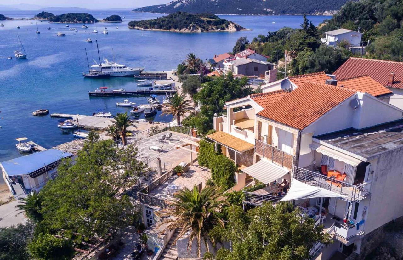 Beach Suite Nina Supetarska Draga Bagian luar foto