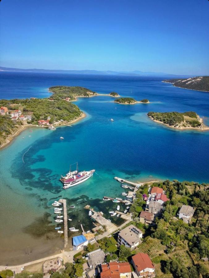 Beach Suite Nina Supetarska Draga Bagian luar foto