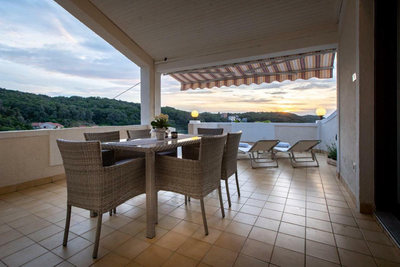 Beach Suite Nina Supetarska Draga Bagian luar foto